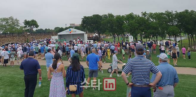 스코티 셰플러 조에 몰려든 갤러리들.