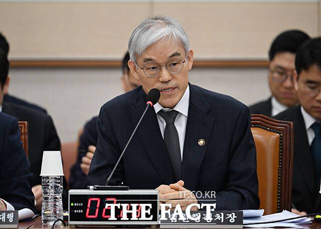 천대엽 법원행정처장이 지난 2월 12일 오전 서울 여의도 국회에서 열린 법제사법위원회 전체회의에 참석해 질의에 답하고 있다. /국회=박헌우 기자