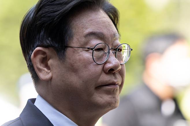 이재명 더불어민주당 대선 후보가 4월 29일 오전 서울 서초구 서울중앙지방법원에서 열린 '대장동 배임 및 성남FC 뇌물' 1심 속행 공판에 출석하고 있다. /뉴스1