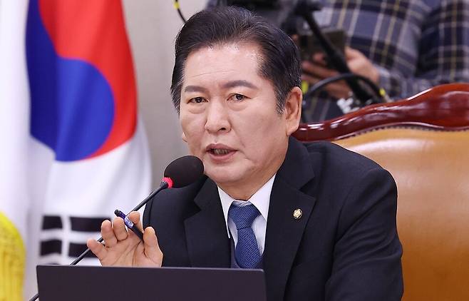 지난해 12월17일 국회 법제사법위원회 전체회의에서 정청래 위원장이 발언하고 있다. 연합뉴스