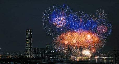 한화생명은 ESG 경영의 체계적 추진을 위해 슬로건 ‘지속가능한 내일을 위한 Green Life 2030’을 채택하고, 경영진의 전폭 지원으로 다채로운 ESG 성과를 내고 있다. [사진 한화생명]