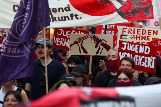 1일(현지시간) 독일 베를린에서 노동절 집회. 로이터=연합뉴스