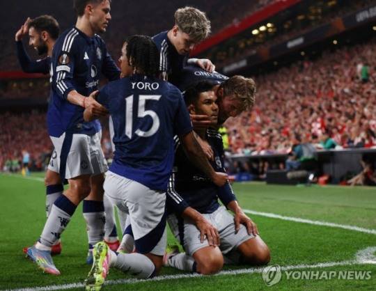 카제미루 선제골, 세리머니 하는 맨유