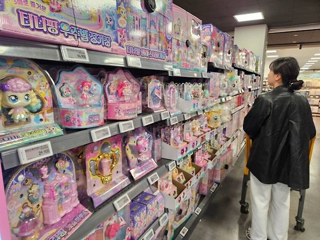 이마트 문현점 완구매장. [사진 = 이마트 제공]