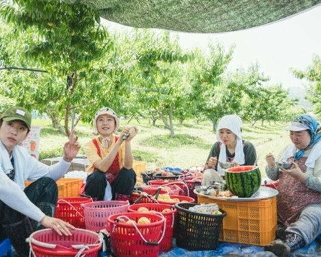 '언니네 산지직송 1'에서 안은진과 덱스의 케미를 그리워 하는 시청자들이 늘고 있다. / tvN '언니네 산지직송 1' 캡처