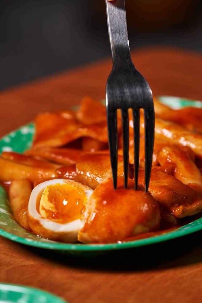 농촌진흥청 ‘식생활 실천 점검표’는&nbsp;떡볶이 등 매운 음식을 얼마나 자주 먹는지 묻는다.&nbsp;게티이미지뱅크