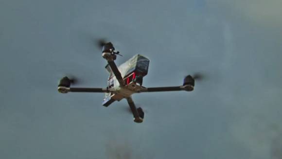 30일(현지시간) 고려인 3세 방송인이자 정치인인 마리나 김(42)은 “전 세계 독점”이라며 쿠르스크에서 직접 만난 북한군 동영상을 공개했다. 영상에는 러시아군과 드론 대응, 전자전 상황 적응 등 현대전 전술 훈련 중인 북한군 모습이 담겼다. 2025.4.30 마리나 김