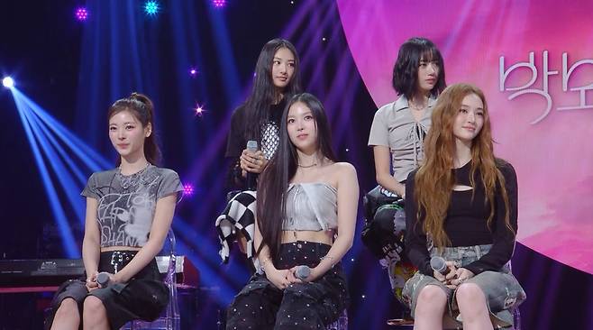 KBS 2TV 뮤직 토크쇼 ‘더 시즌즈-박보검의 칸타빌레’에 출연한 걸그룹 미야오.