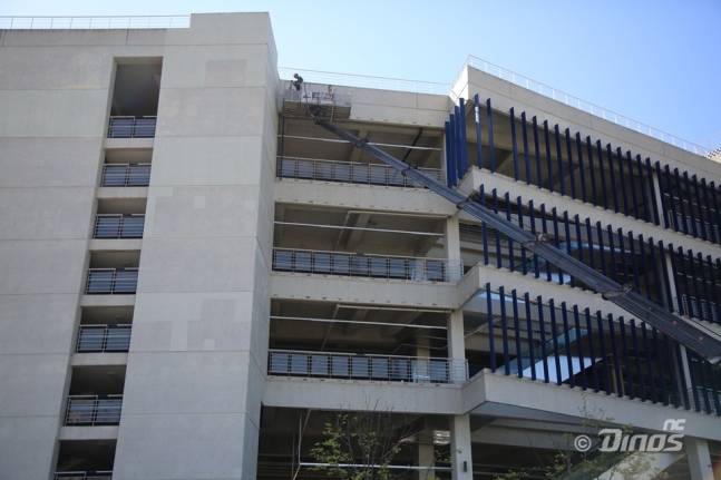 창원NC파크 외부. 파란색으로 세로로 달려 있는 것이 루버다. /사진=NC 다이노스 제공