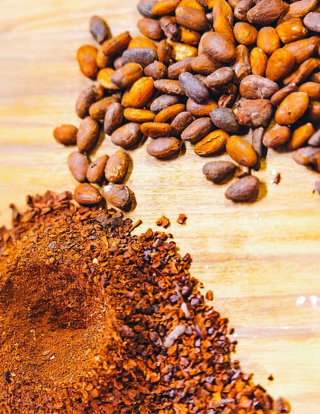 &nbsp;리옹 초콜릿 매장 베르나숑은 전 세계 10가지 카카오 원두로 초콜릿을 만든다