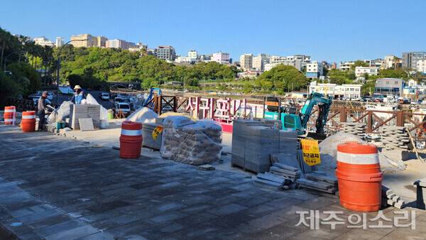 푸드트럭 설치 운영을 위한 공사가 진행 중인 예정지. ⓒ제주의소리