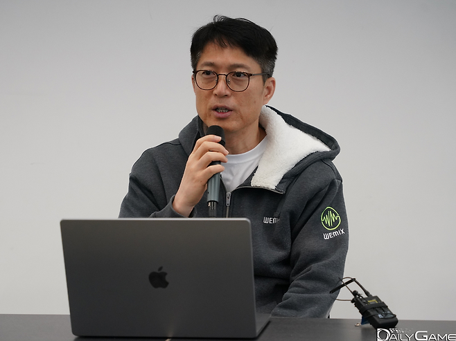 위믹스PTE의 김석환 대표가 "DAXA의 상장폐지 결정을 누가 어떤 이유에서 내렸는지를 밝혀야 한다"라고 주장했다.