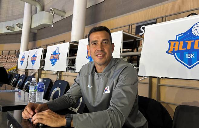 페르난도 모랄레스 여자 배구 대표팀 감독. 사진=대한배구협회