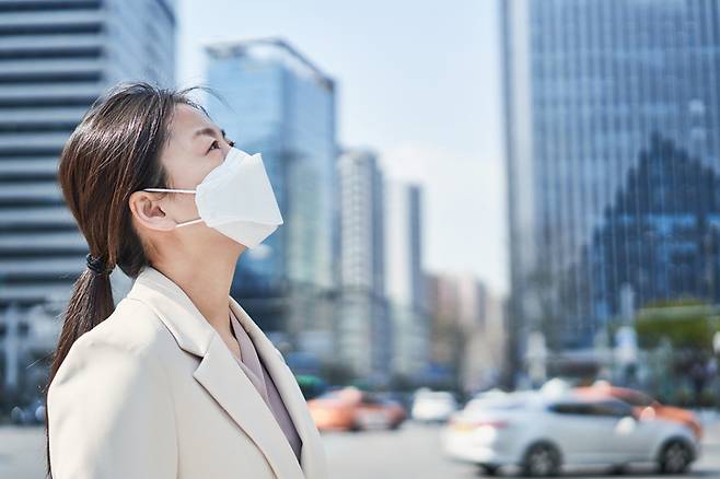 모낭보다 작은 크기의 미세먼지도 피부 노화의 주범이다. [사진= 게티이미지뱅크]