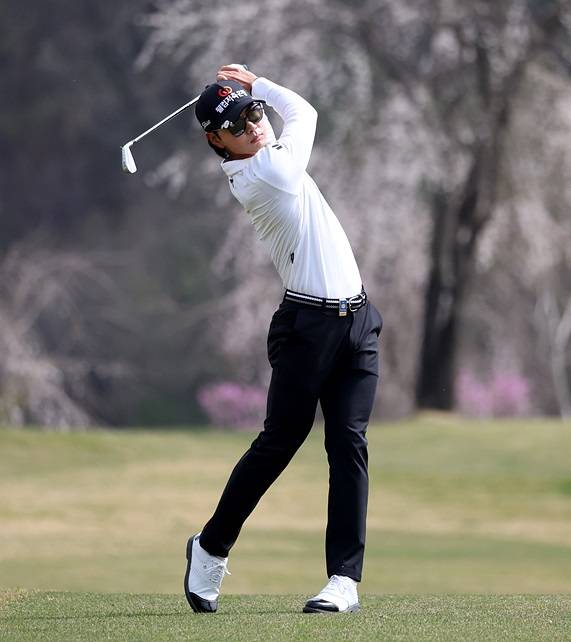 대한골프협회(KGA)와 아시안투어가 공동 주관하는 2025년 제44회 GS칼텍스 매경오픈에 출전한 이형준 프로. 사진제공=KPGA