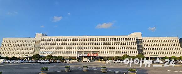 경상남도 도청 전경. [사진=임승제 기자]