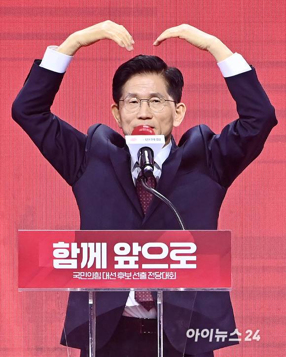 김문수 국민의힘 대선 후보가 3일 오후 경기 일산 킨텍스에서 열린 제5차 전당대회에서 수락 연설을 하고 있다. [사진=곽영래 기자]