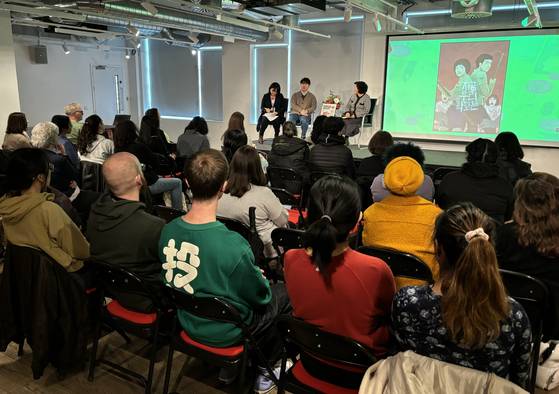 Webtoonist Joo Dong-geun gives a lecture in London on Oct. 13, 2024 [YONHAP]