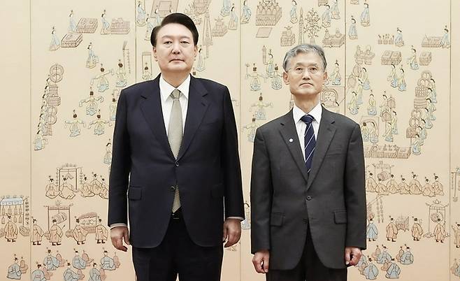 윤석열 전 대통령과 조희대 대법원장 [사진 = 연합뉴스]