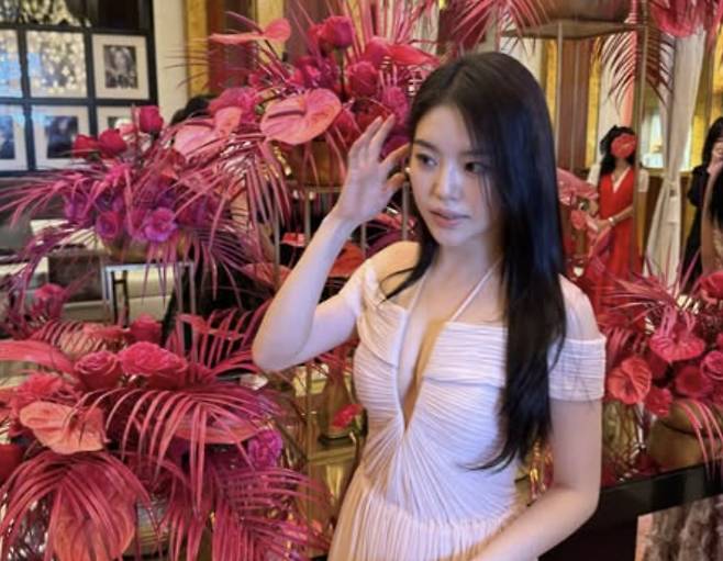 배우 조재현의 딸이자 배우로 활동 중인 조혜정은 최근 프랑스에서 열린 '칸 국제 시리즈 페스티벌'에 영화 '선녀단식원'의 주연 배우 자격으로 참석했다./사진=인스타그램 갈무리