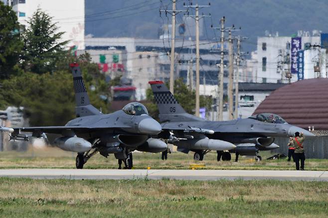 지난달 17일 광주 광산구 신촌동 공군 광주기지에 미 공군 F-16 전투기가 대기하는 모습. /사진=공군=뉴스1