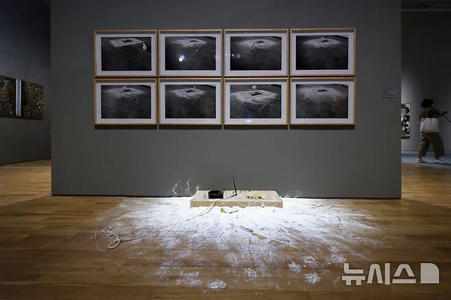 [서울=뉴시스] 박진희 기자 = 국립현대미술관 서울 상설전 '한국현대미술 하이라이트'에 이강소 작가의 작품 '무제 75031'이 전시됐다. pak7130@newsis.com