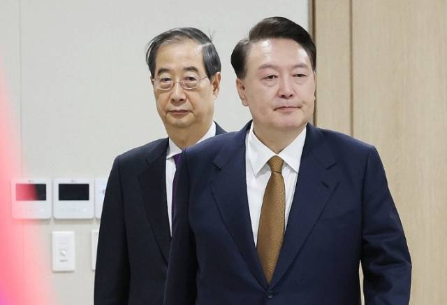 ▲한덕수 전 국무총리와 윤석열 전 대통령 ⓒ연합뉴스