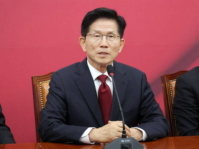 국민의힘 김문수 대선 후보가 4일 국회에서 열린 당 선거대책위원회 회의에서 발언하고 있다.(사진=연합뉴스)