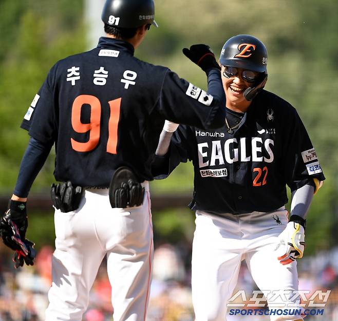 4일 광주KIA챔피언스필드에서 열린 한화와 KIA의 경기, 8회초 1사 만루 한화 채은성이 1타점 역전타를 치고 기뻐하고 있다.광주=허상욱 기자wook@sportschosun.com/2025.05.04/