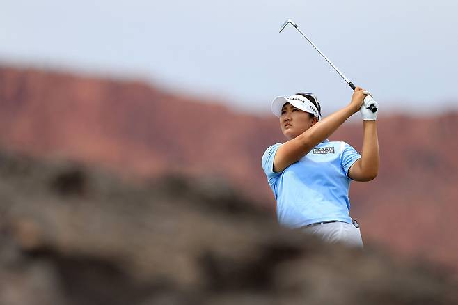 유해란이 4일 미국 유타주 블랙 데저트 리조트에서 열린 LPGA 투어 블랙 데저트 챔피언십 3라운드 3번홀에서 티샷을 하고 있다./AFP 연합뉴스