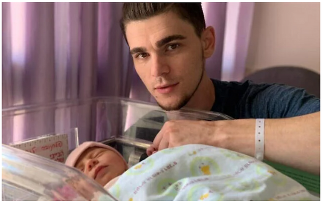 하마스가 공개한 영상에 나오는 이스라엘 인질 막심 헤르킨.타임스오브이스라엘 홈페이지 캡처