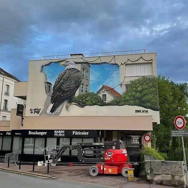 아나모픽 3D 착시 벽화