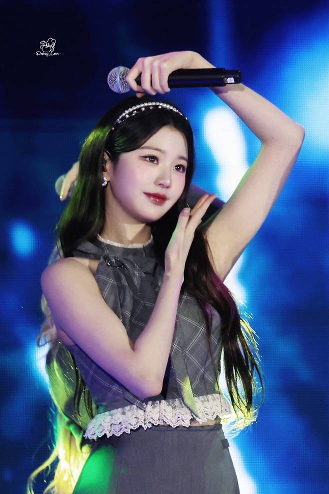 13.jpg 오늘자 리브 골프 코리아 콘서트 아이브 장원영 고화질 짤