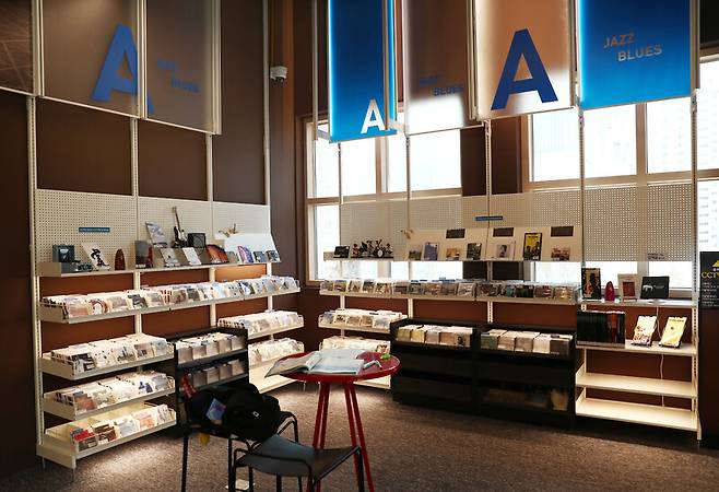 의정부 경전철 발곡역 인근 ‘장암발곡근린공원’에 있는 ‘의정부음악도서관’. 박미향 기자