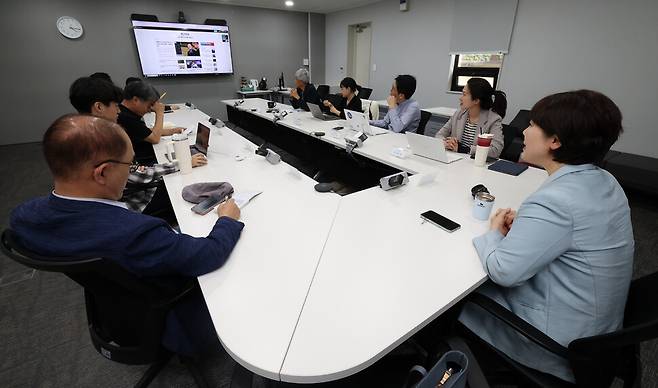 제12기 열린편집위원회가 28일 오후 서울 마포구 한겨레신문사에서 대중문화 콘텐츠 점검을 주제로 열리고 있다. 김영원 기자 forever@hani.co.kr