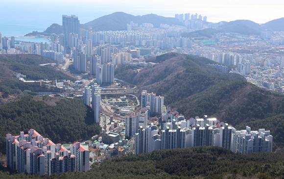 부산 아파트 전경. [사진=연합뉴스]