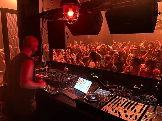 지난해 5월 베를린의 한 클럽. 사진 X(옛 트위터) 'VITALICOFFICIAL'