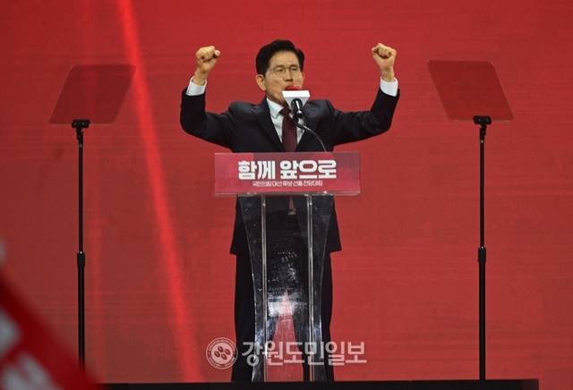 ▲ 국민의힘 대선 후보로 선출된 김문수 후보가 3일 경기 고양시 킨텍스에서 열린 국민의힘 전당대회에서 수락 연설을 하고 있다. 김정호