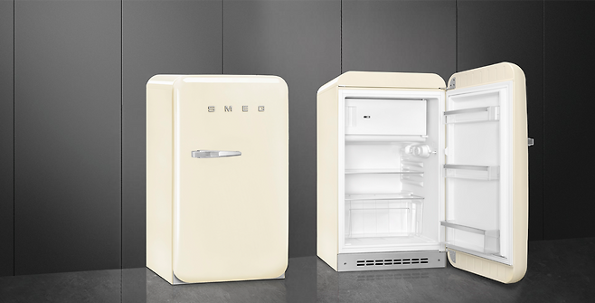 100ℓ 용량의 스메그 냉장고. 판매가는 334만원이다. 스메그 제공