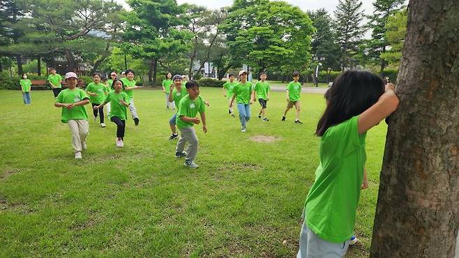 [서울=뉴시스]K-놀이_무궁화꽃이 피었습니다 (사진=국립민속박물관 제공) 2025.05.02. photo@newsis.com *재판매 및 DB 금지
