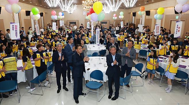 충북도가 지난 2024년 5월 어린이 안전 문화를 선도할 ‘어린이 안전히어로즈’ 발대식을 열었다. 충북도 제공