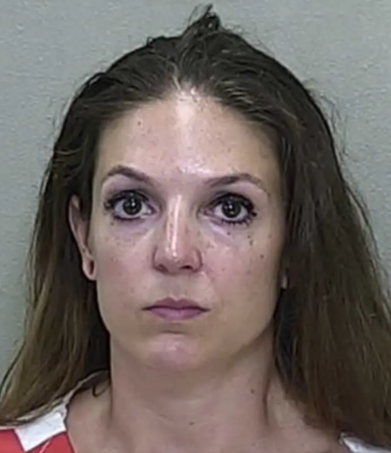 미국에서 간호사로 일하던 30대 여성이 자신의 10대 의붓아들과 성관계를 한 뒤 남편에게 “당신의 젊은 시절과 닮았다”고 변명해 충격을 안겼다. 사진은 기소된 알렉시스 폰 예이츠(35). 메리언 카운티 교도소