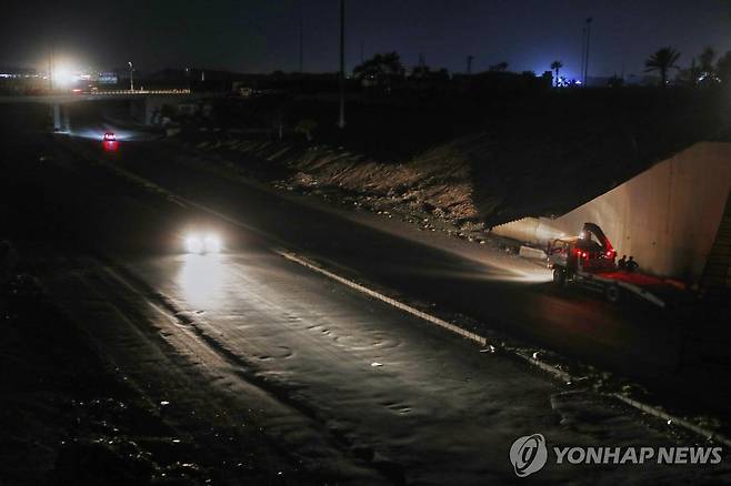 가로등 없는 시리아 도로 [AP 연합뉴스 자료사진. 재판매 및 DB 금지]
