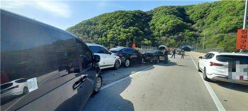 사고가 난 차량 [전북자치도소방본부 제공. 재판매 및 DB 금지]