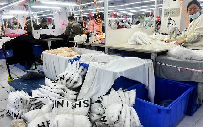 중국 광저우의 한 의류공장 (사진은 기사와 무관) (사진=연합뉴스)