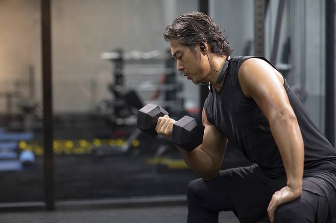 운동을 세계보건기구(WHO) 권장기준으로 늘리면, 실제로 치매의 원인이 되는 뇌 독성단백질(아밀로이드-베타)의 축적(플라크)이 눈에 띄게 줄어든다는 중요한 연구 결과가 나왔다. [사진=게티이미지뱅크]