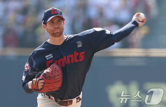 롯데 자이언츠 찰리 반즈. / 뉴스1 DB ⓒ News1 김도우 기자