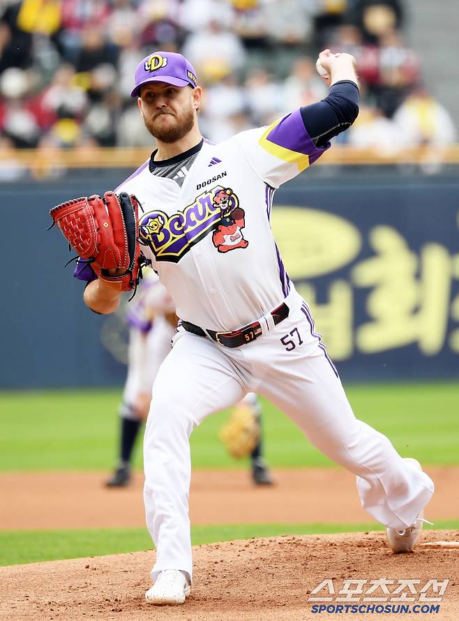 5일 잠실구장에서 열린 두산 베어스와 LG 트윈스의 경기. 두산 콜어빈이 역투하고 있다. 잠실=박재만 기자 pjm@sportschosun.com/2025.05.05/