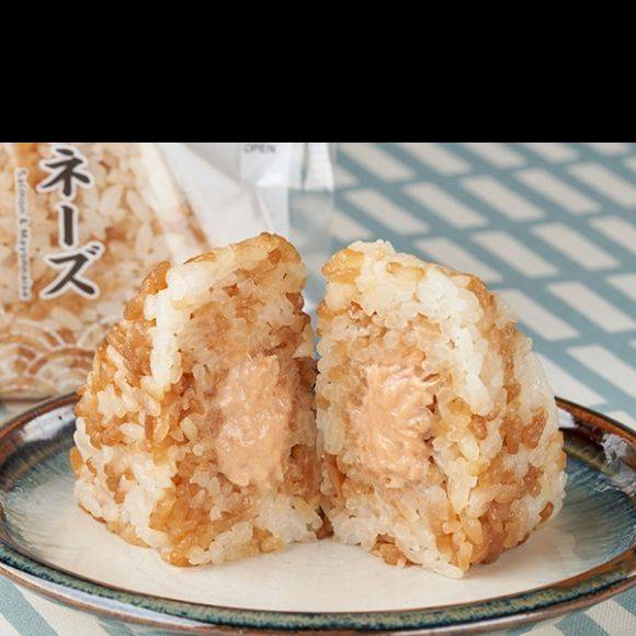 일본 패밀리마트가 출시한 김 없는 무스비. 일본 패밀리마트