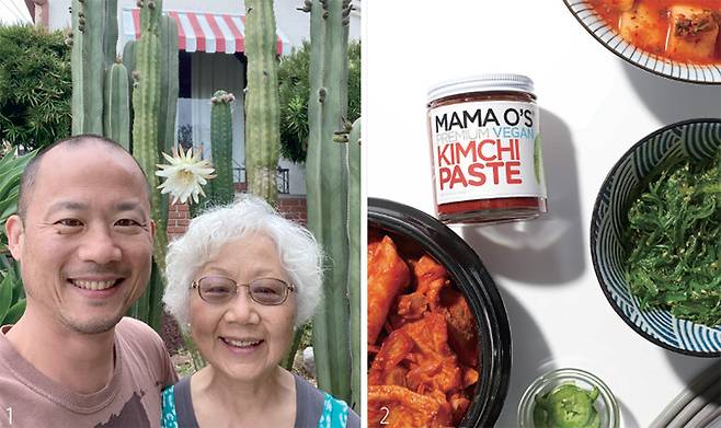 1 키딤 오(왼쪽) ‘마마 오스 김치’ 대표와 그의 어머니. 어머니의 ‘김치 레시피’를 기반으로 회사를 창업한 오 대표는 어머니의 성을 따 회사 이름을 지었다. 2 ‘마마 오스 김치’가 세계 최초로 상온 보관이 가능하도록 만든 양념 제품 ‘김치 페이스트’. /마마 오스 김치
